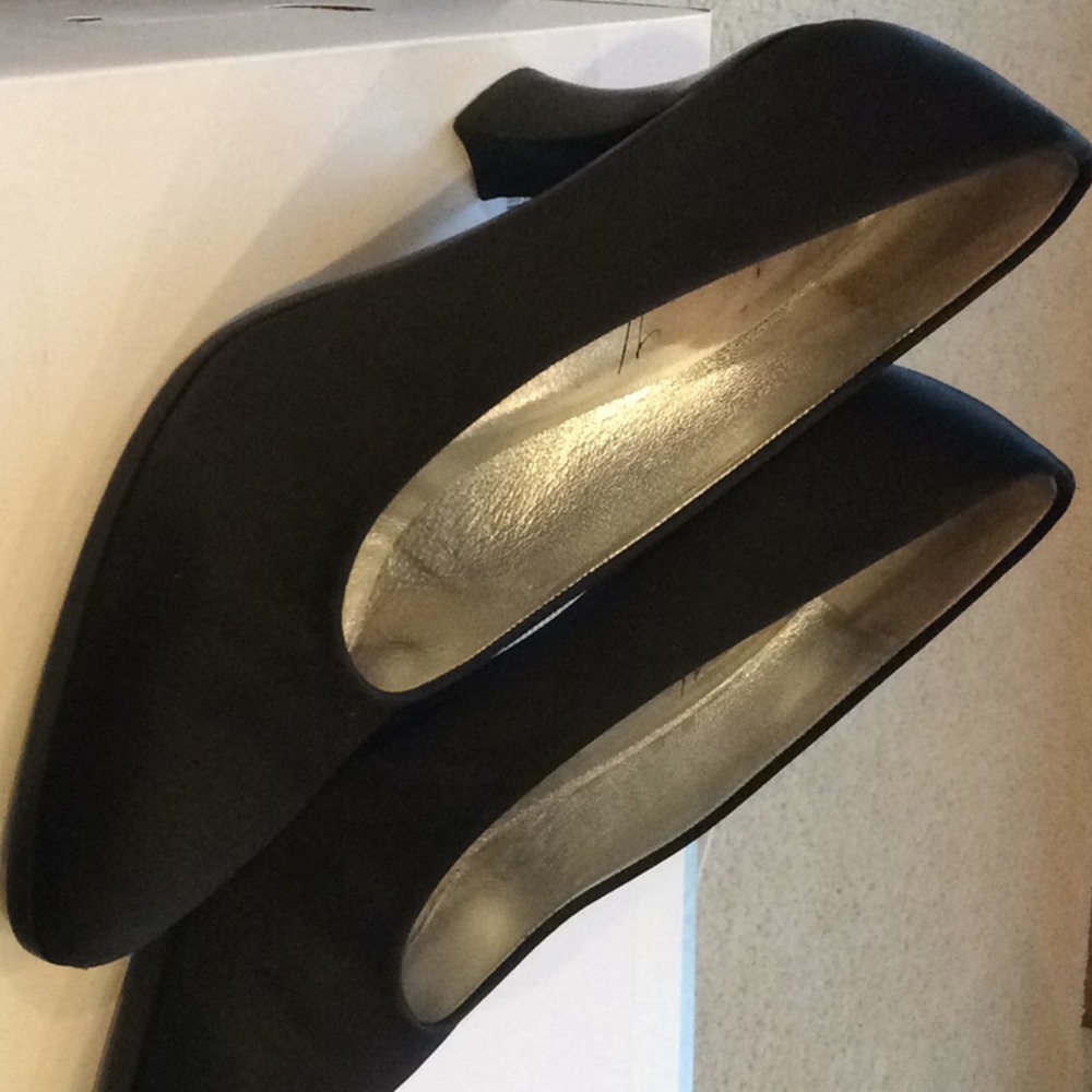 Joan Halperin Signature black satin pumps